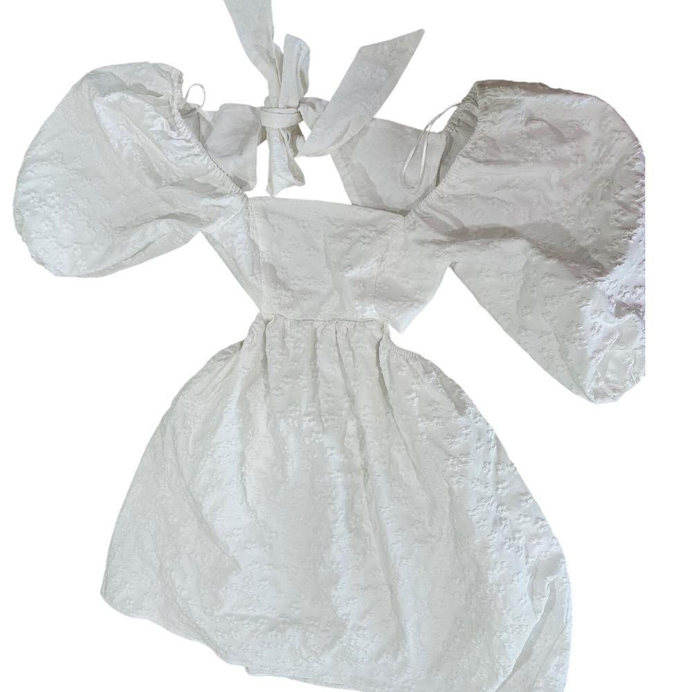 Moodie The Vivie Dress White Floral Puff Sleeve Cut Out Back Tie Mini Dress S